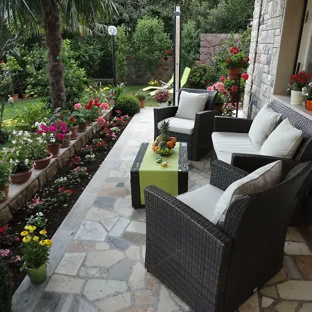 Διαμέρισμα Dada *